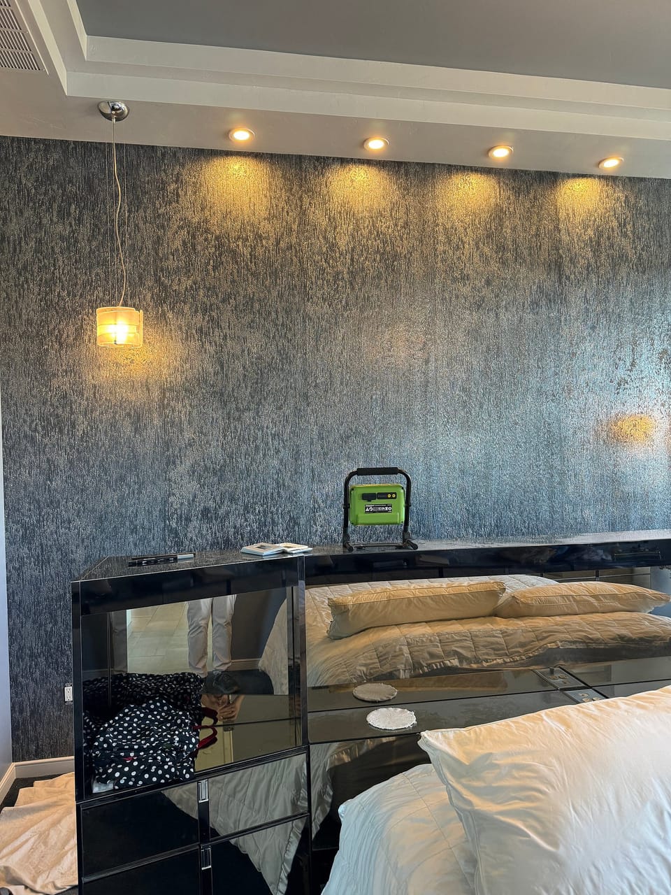 Finished Vahallan wall behind a bed