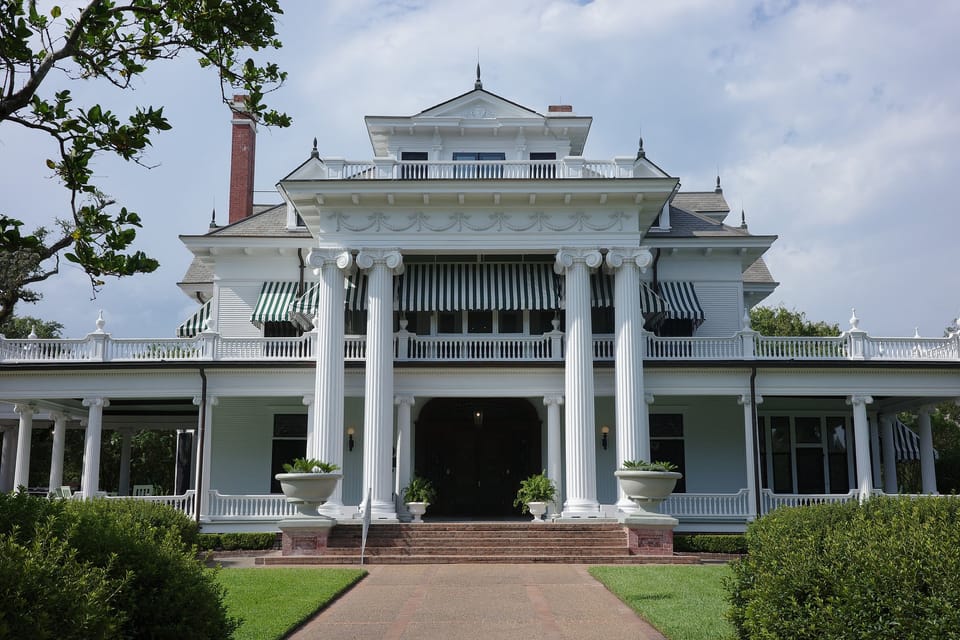 Front of the McFadden-Ward House