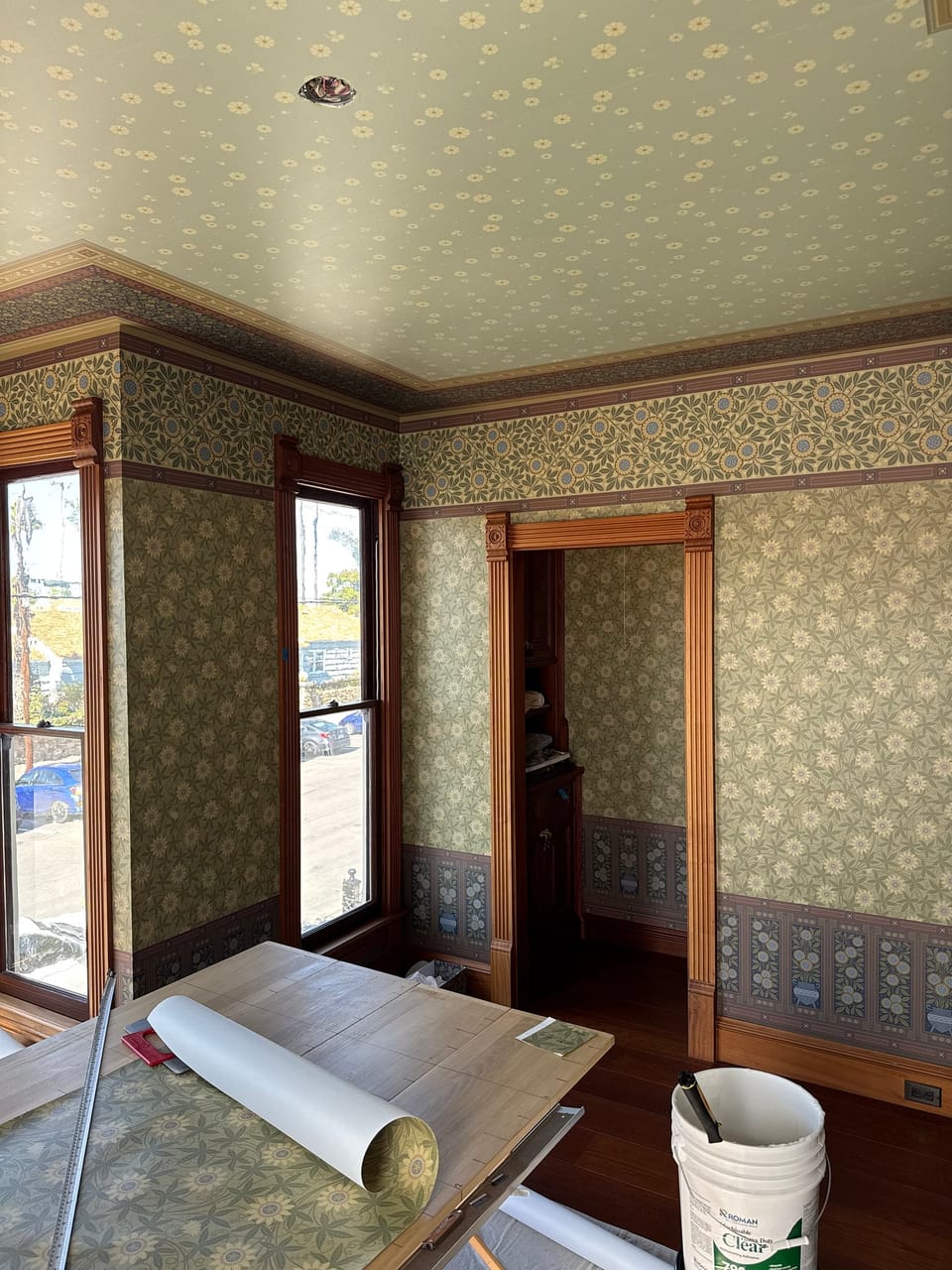 Room set of patterns with frieze and dado