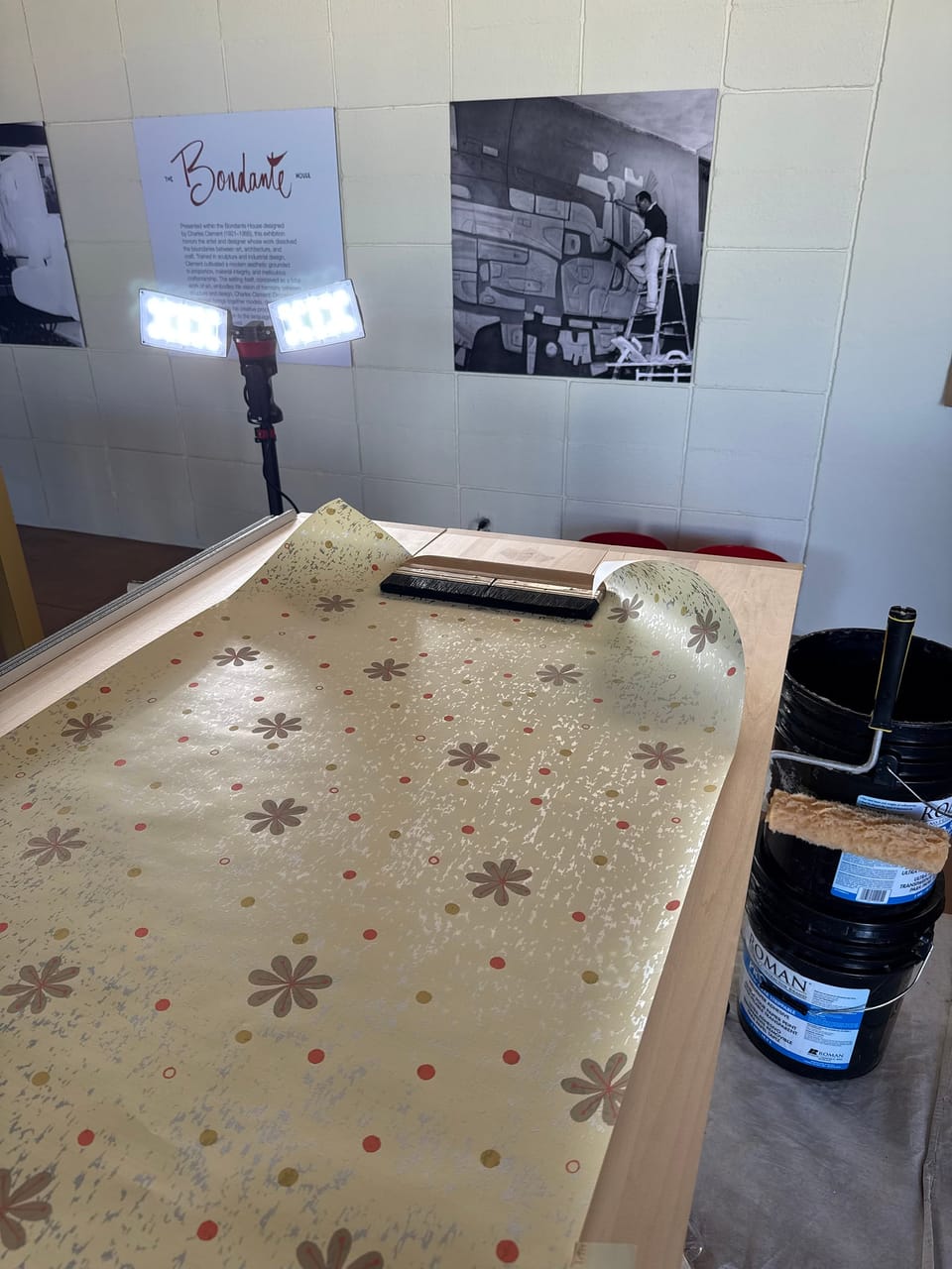 The shimmery hand screen on the table