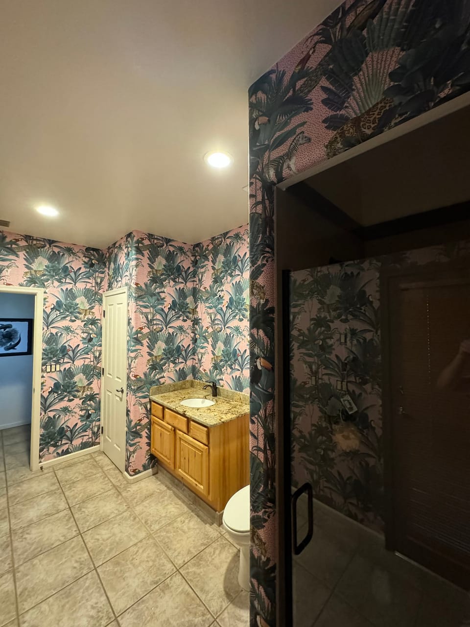 Tropical pattern by the vanity